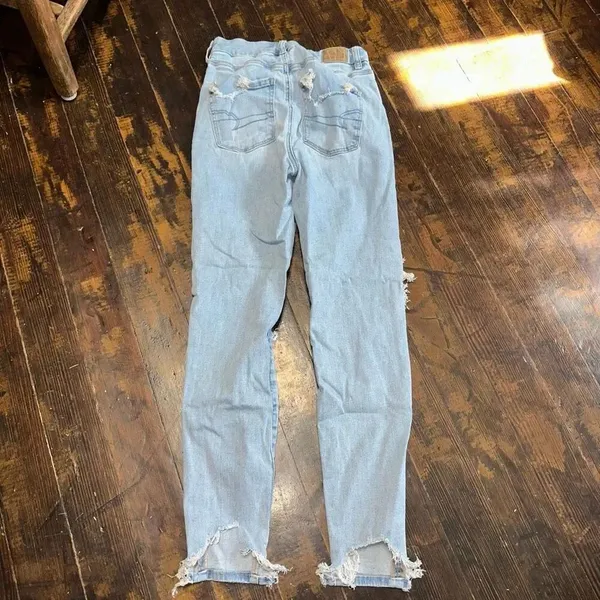 American Eagle curvy hi-rise distressed jeggings - Image 3