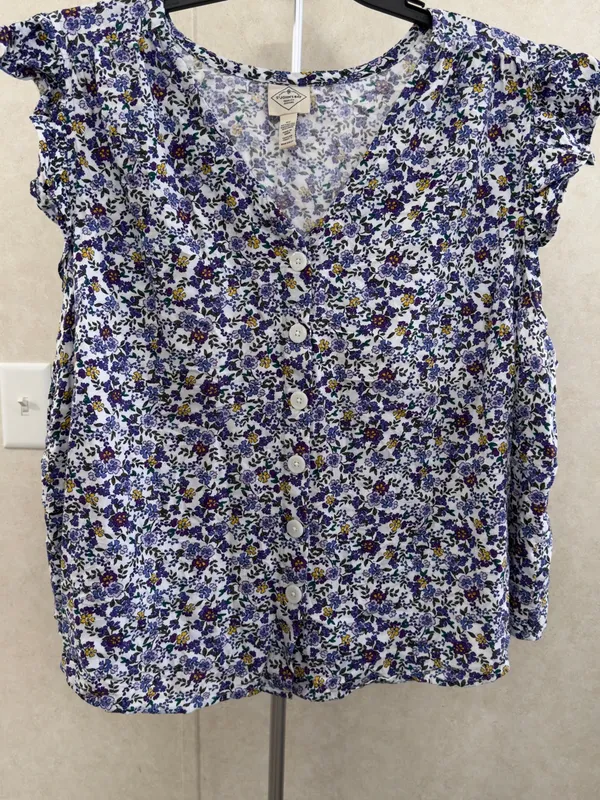St. John's Bay White Floral Button-Front V‑Neck Blouse - Image 3