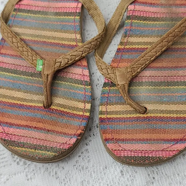 Sanuk striped slip on thong sandals sz 10 - Image 3