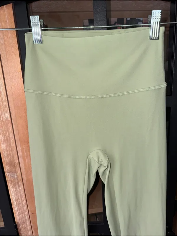 Oner Active Rare fit scrunch sage leggings high rise capris workout ruched contour crop - Image 4
