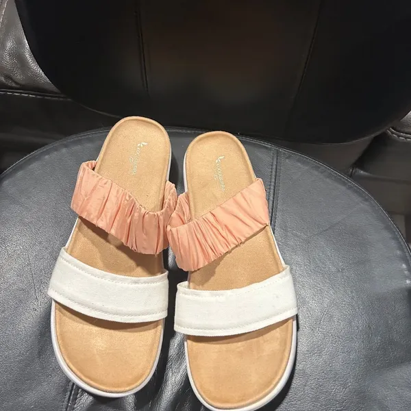 UGG Women's Sandals in Peach and White - Image 12