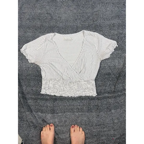 Abercrombie & Fitch Top Womens Medium White Blue Stripe Smocked Wrap Crop - Image 10