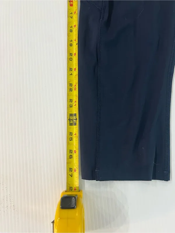 Lululemon Navy High-Waist Athletic Capri Leggings with Pockets - Image 7