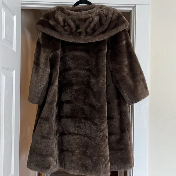 Vintage ILGWU Fur Coat Brown Size undefined - Image 3