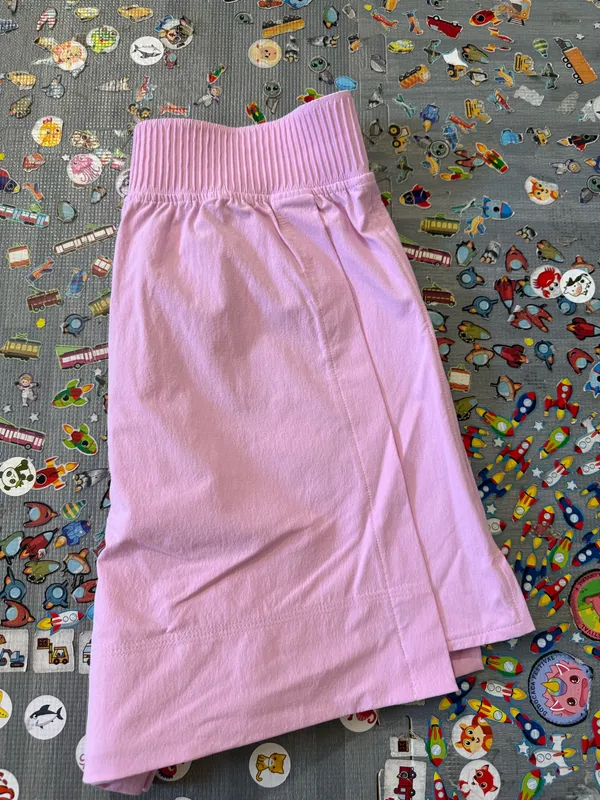 Lululemon women’s stretch woven relaxed fit hr Shorts 4” - Image 3