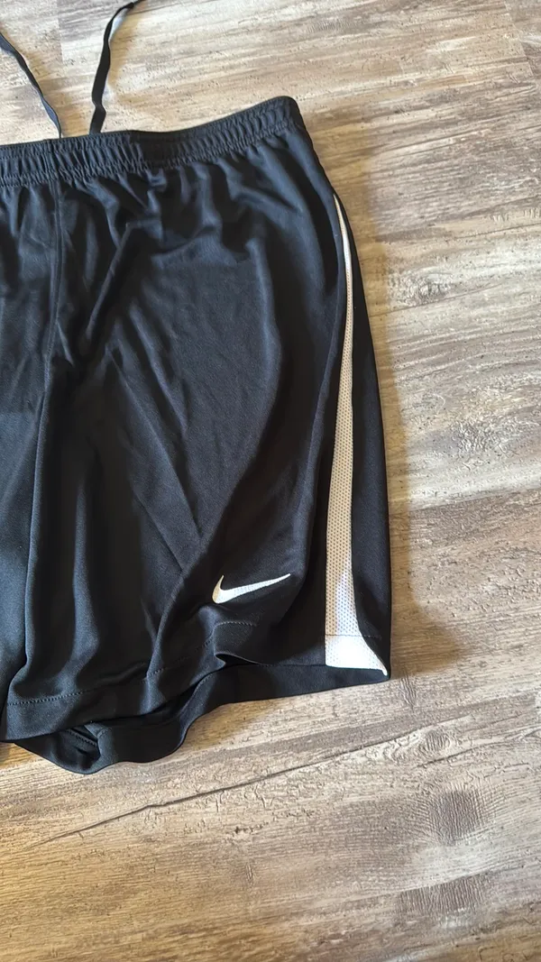 Men’s slim fit Nike shorts - Image 4