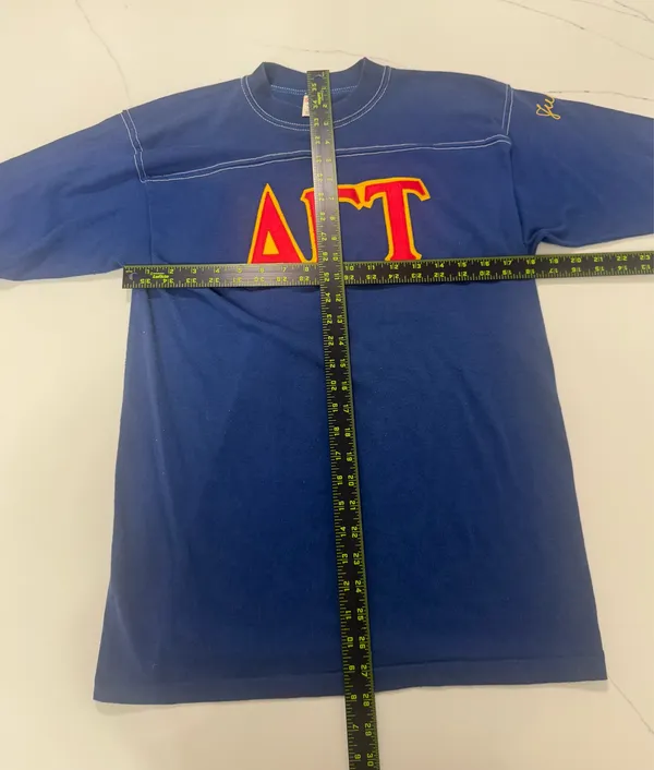 Vintage late 60s / early 70s Alpha Gamma Tau fraternity athletic tee. - Image 5