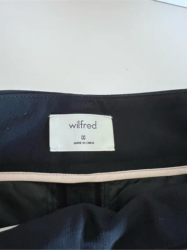Aritzia Wilfred Women's Jallade Pant Crepe‎ Cropped High Waisted Pants Black - Image 7