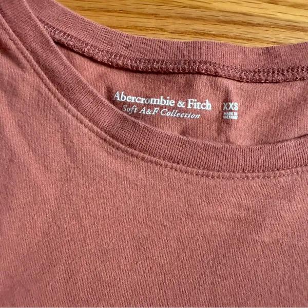 Abercrombie & Fitch Mauve Amour Is The Answer Graphic T-Shirt 100% Cotton XXS - Image 3