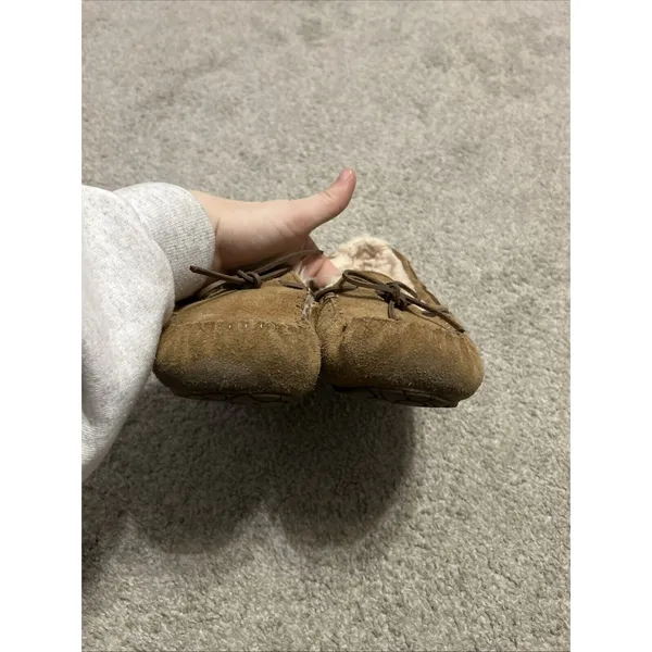 Women's UGG DAKOTA Suede Moccasin Slippers Size 6 1107949‎ CHESTNUT - Image 6