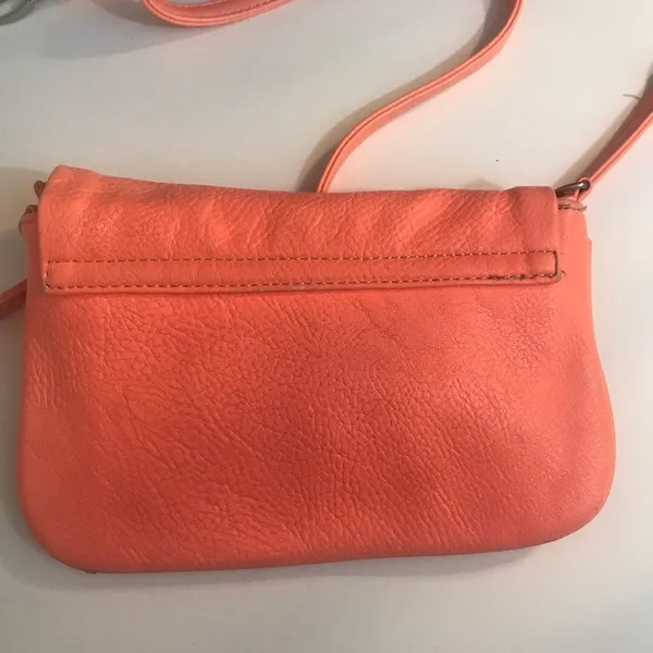 Free People small crossbody coral color - Image 4