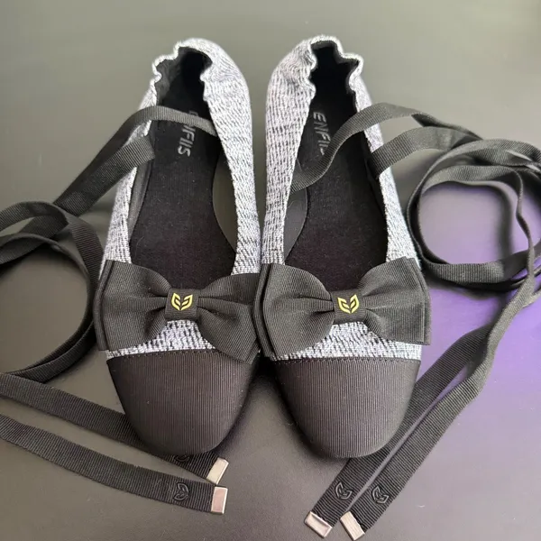 Parisian Chic Textured Ballet Flats Lace Up Ribbon Tie Bow Accent Cap Toe Size 6 - Image 2