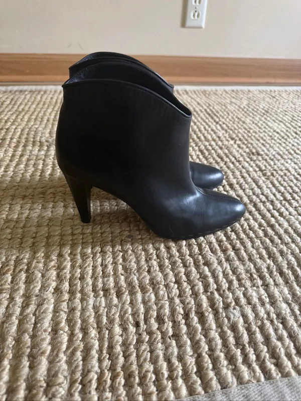 Etienne Aigner Seville Black Leather Pointed Toe Ankle Boots Size 7.5M - Image 3