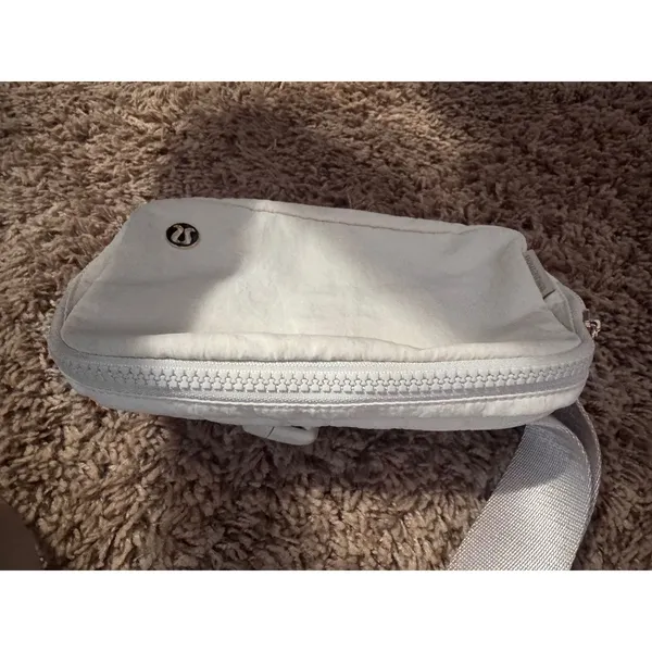Lululemon Everywhere Belt Bag 1L White‎ Opal Crossbody Waist Bag - Image 4