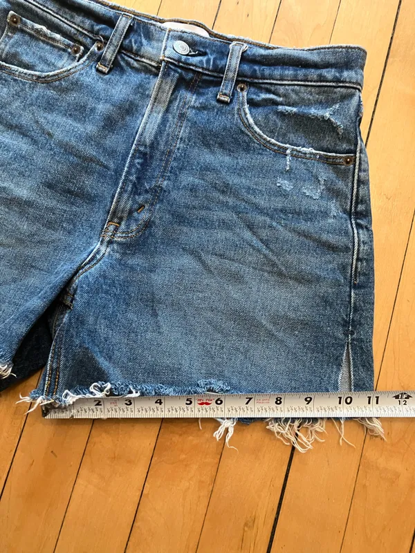 Abercrombie & Fitch 4” Mom Short High Rise Denim - Image 6