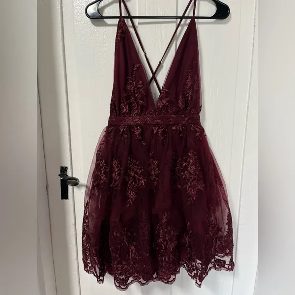 NWT Lulus A Love To Remember wine Red lace skater backless dress Medium - Image 2