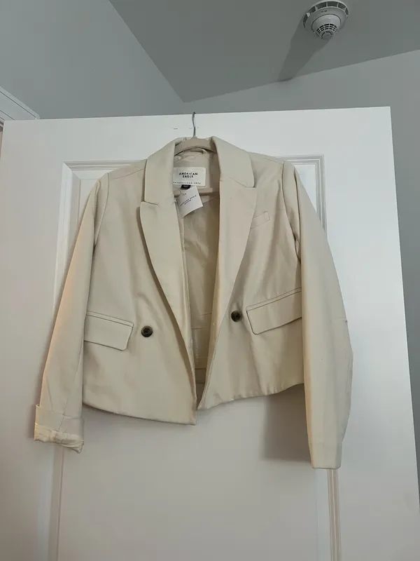 American Eagle Cropped Blazer - Image 2