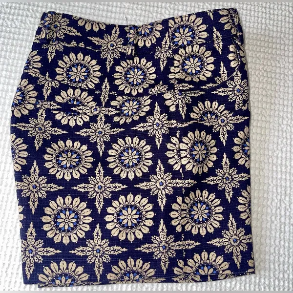 Anthropologie Elevenses Blue and cream Floral High Waist Shorts - Image 10