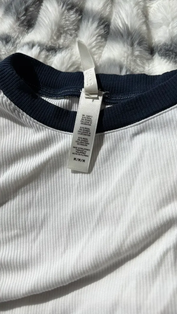 SKIMS Long Sleeve - Image 5