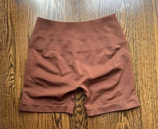Alphalete Amplify Contour Shorts - Image 2