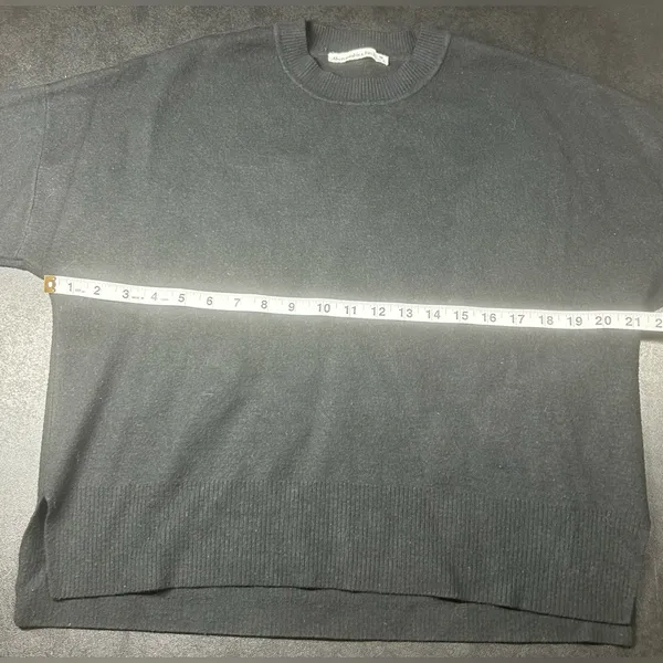 Abercrombie & Fitch Women's Size M Black Crewneck Sweater - Image 3