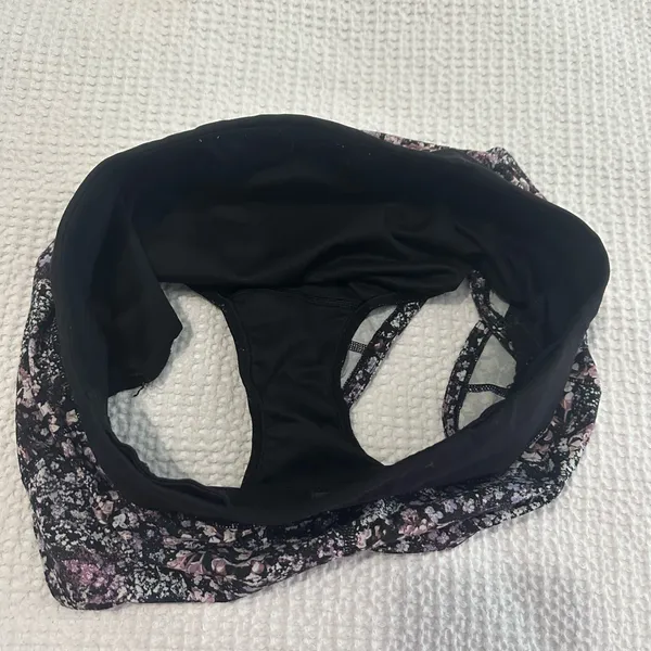   Lululemon floral speed short 2.5 lined   - Image 3