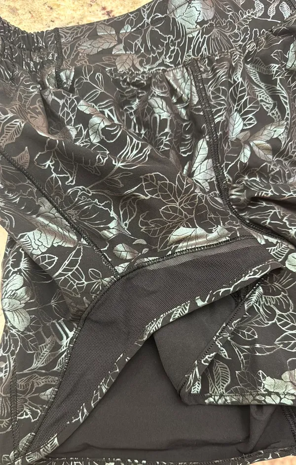 Lululemon Hotty Hot Shorts 4” - Image 4