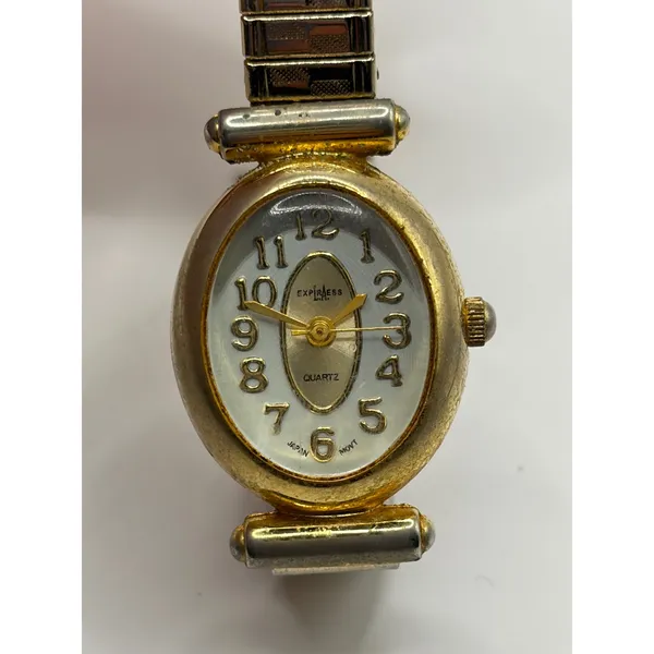 EXPRESS Timeless Gold Tone Oval Face Expandable Bracelet Quartz‎ Watch Japan Movement - Image 4