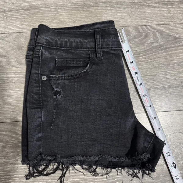 Old Navy Boyfriend Black Distressed‎ Denim Shorts Raw Hem Womens Size 0 Mid Rise - Image 7