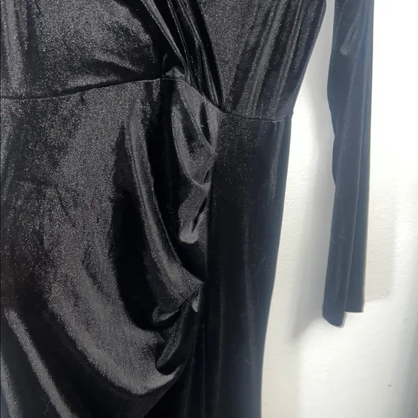 Elegant Velvet/ Deep V-neck, long sleeve, side slit, long length empire waist XL - Image 6