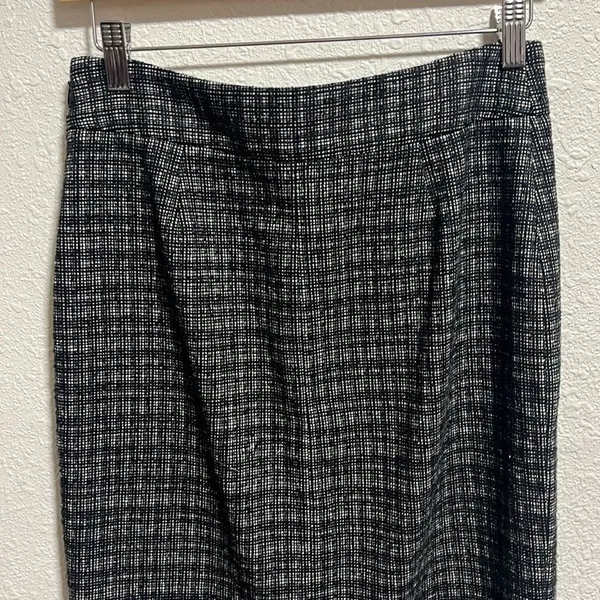 Classiques Entier Black‎ and Gray Plaid Wool Blend Skirt Size 2 - Image 4