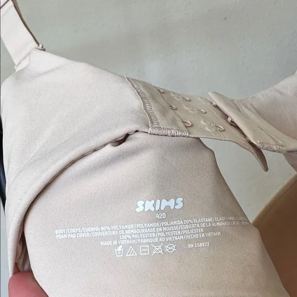 Skims Fits Everybody T-shirt Demi Bra Sand Size 42D - Image 7
