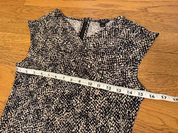 Ann Taylor twist front blouse size S - Image 9