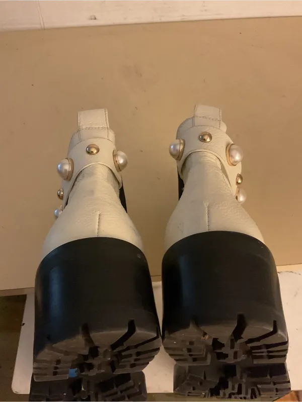 Karl Lagerfeld women White leather Chelsea heel boots US 8.5 - Image 6