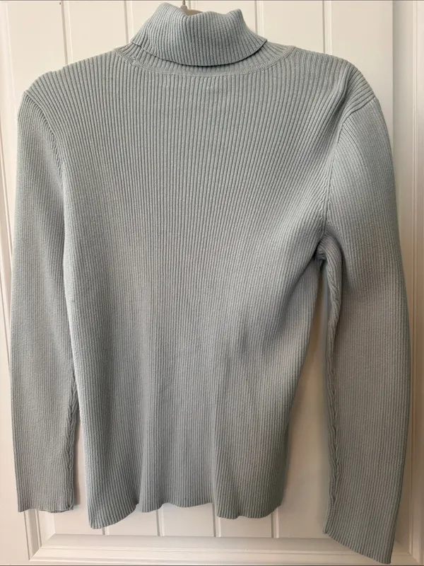 Ralph Lauren Light Blue Ribbed Turtleneck Sweater - Image 2