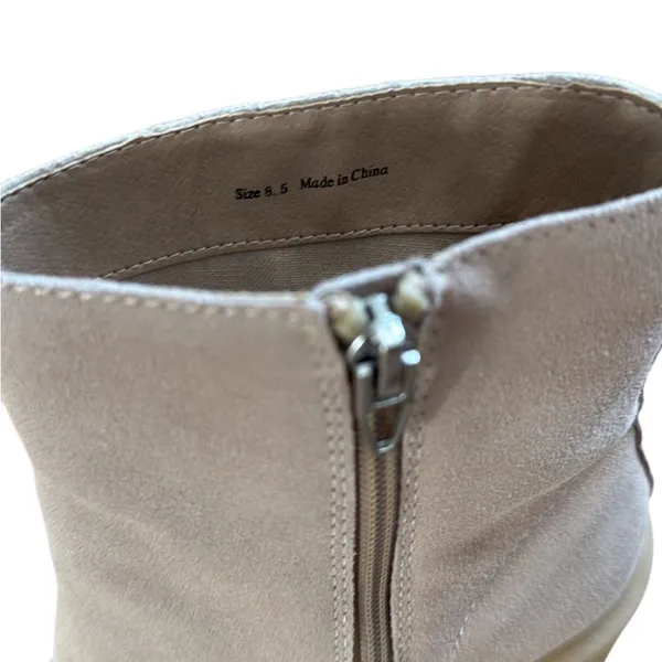 Dolce Vita Women’s Faux Suede Lug Sole Chelsea Heeled Boot Cream size 8.5 - Image 6