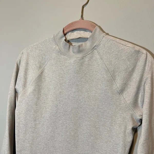 Athleta Softluxe Top Women's Small Gray Mock Neck Raglan Thumbhole - Image 2