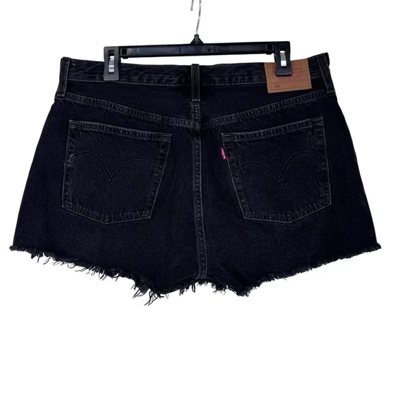 Levi’s Black High Rise Distressed 5 pockets raw hem Denim Shorts W31 - Image 4