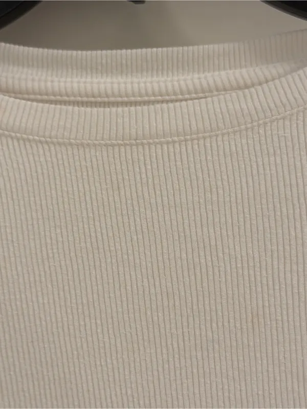 L'AGENCE White Ribbed Short Sleeve Tee - Image 2