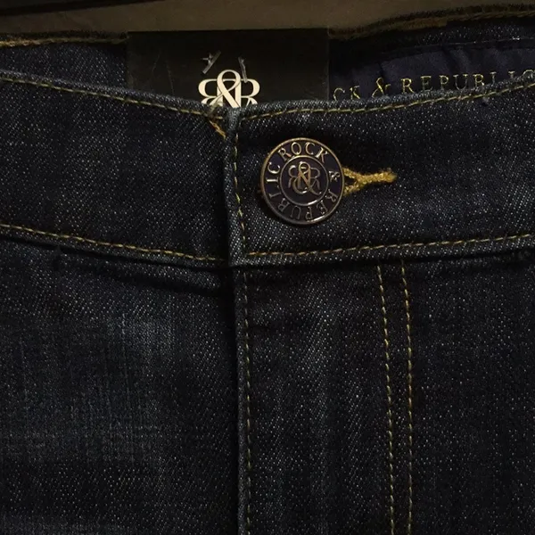 Rock and Republic Huntressed Bootcut Jeans Size 16 NEW - Image 2