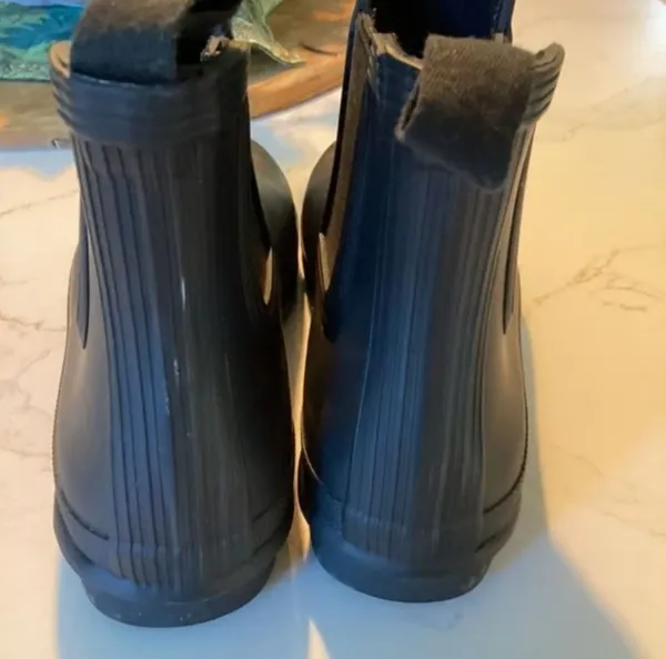 Hunter Women’s Original Chelsea Black Boots Sz 8 Insulated Rubber - Image 3
