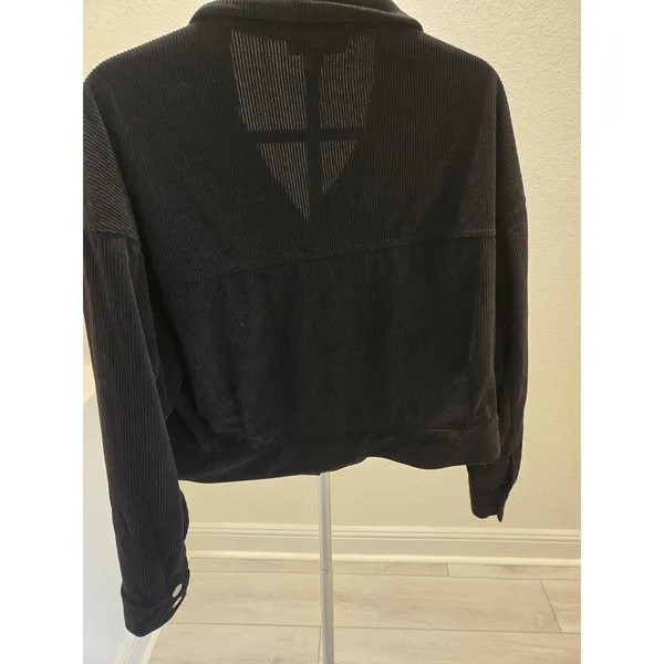 ​Hyfve Corduroy Jacket M Women Black Cropped Button Front Pocket Utility Shacket - Image 5