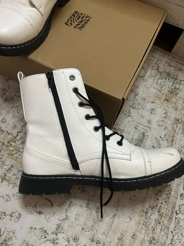Arizona Jean Company white combat boots - Image 4