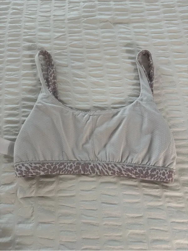 Vuori Sports Bra - Image 4