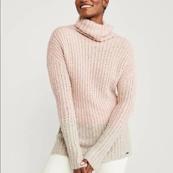 Abercrombie ✨ Women's Turtleneck Sweatet✨ - Image 4