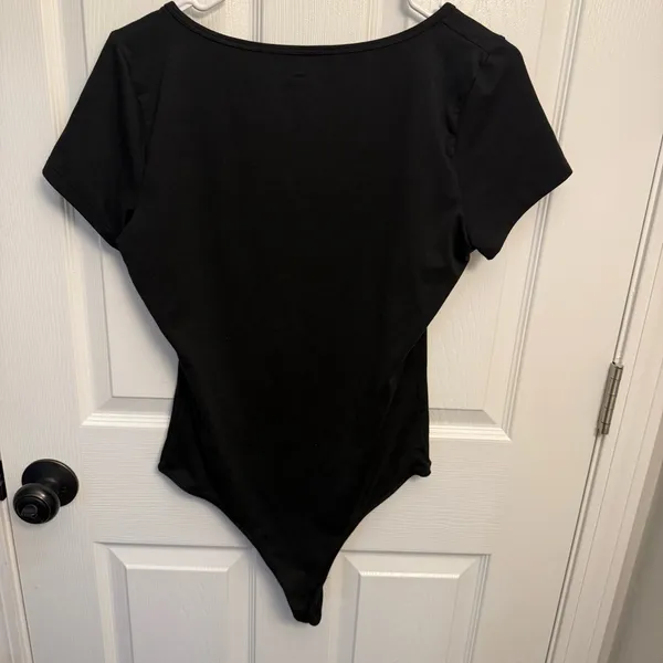 Hollister Black Short Sleeve Henley Bodysuit Square Neck Fitted Top Size L NWOT - Image 2