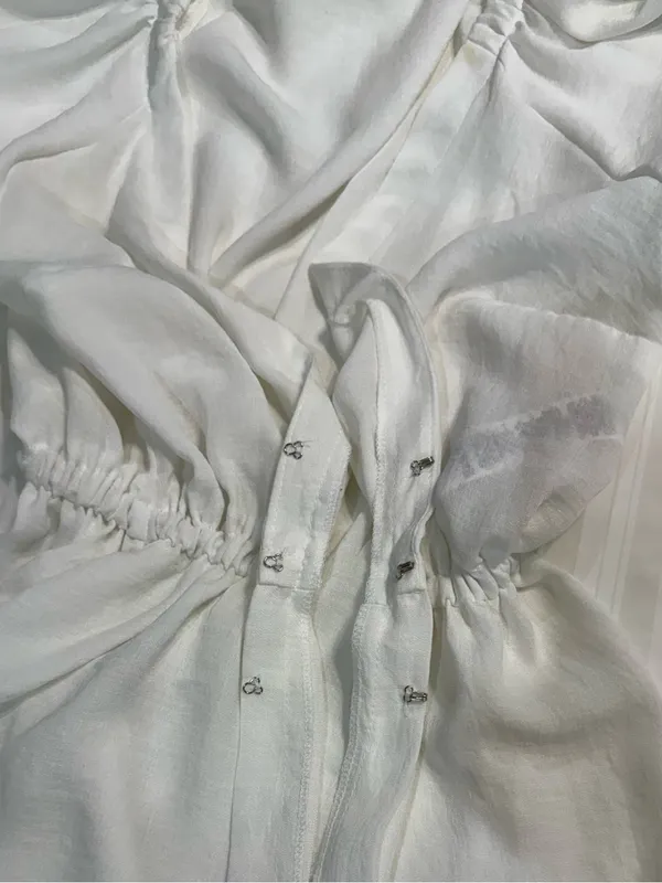 ASOS white solid v neck ballon sleeve blouse. Elastic waist. Size 6 - Image 6
