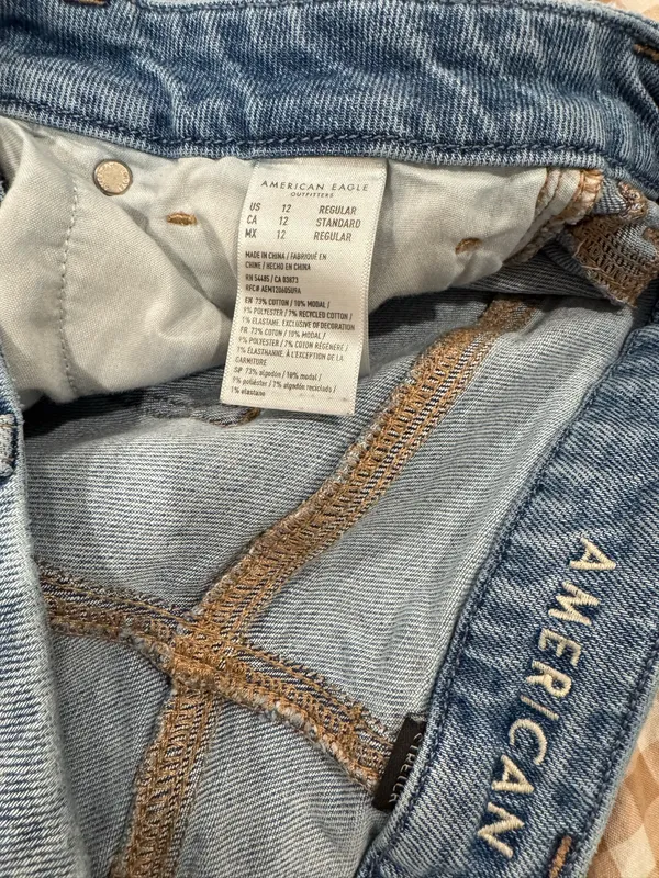 American Eagle Jeans - Image 4