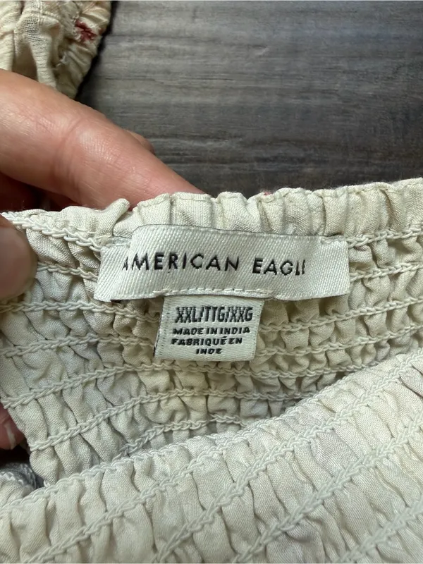 American Eagle Outfitters XXL Cream Crop Top with Pink Floral Print - Image 2