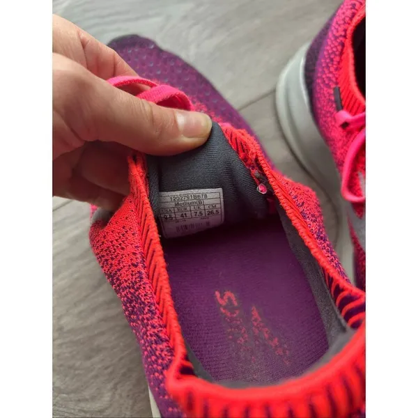 Brooks Levitate 2 Pink Purple Silver Running Shoes Womens Size 9.5 clean - Image 4